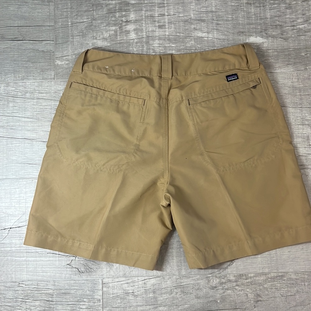 Patagonia Women’s Shorts Color: Brown Size:‎ 4